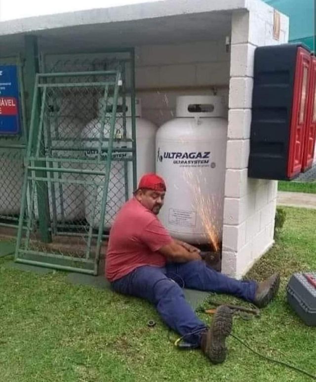 They Don't Care About Safety (18 pics)