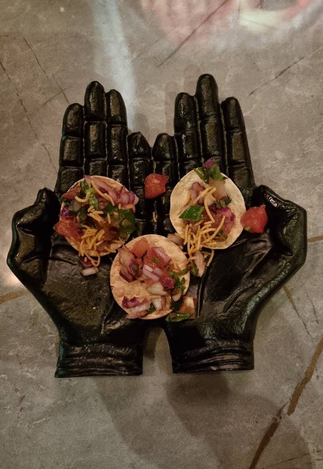 Crazy Food Serving (15 pics)