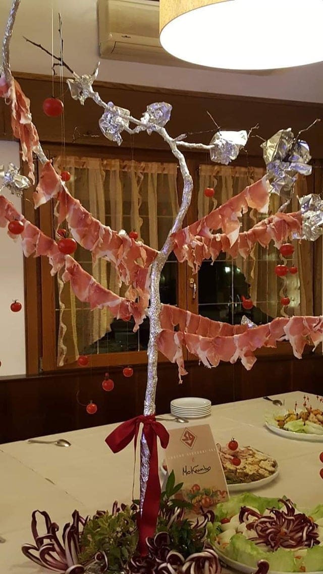 Crazy Food Serving (15 pics)