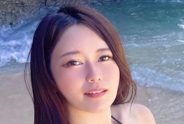 Bikini Girls (23 pics)