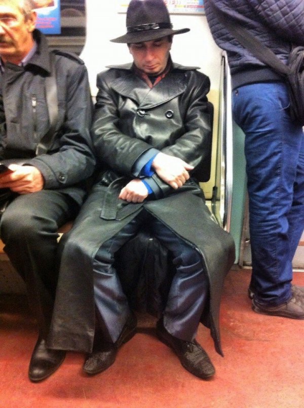 Strange People In The Subway (21 pics)
