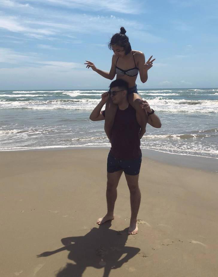 Right Moment (24 pics) Right Moment (24 pics)