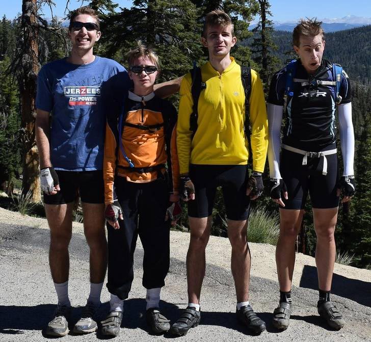 Right Moment (24 pics) Right Moment (24 pics)