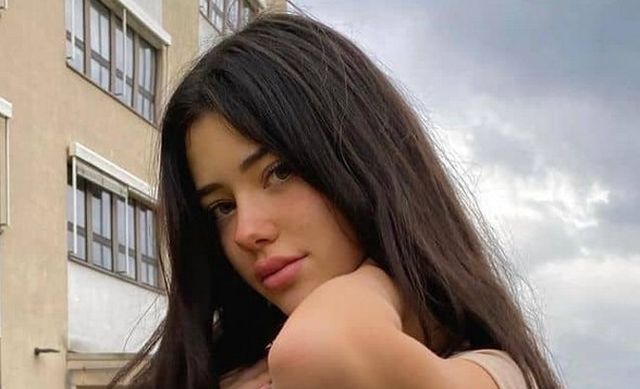 Girls In Yoga Pants (23 pics)