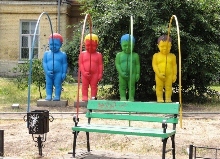 Very Strange Sculptures (22 pics)