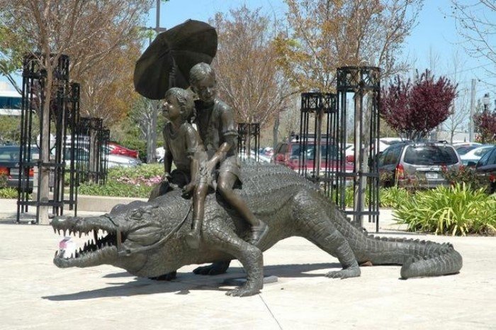 Very Strange Sculptures (22 pics)
