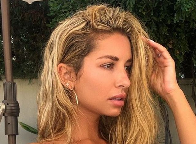 Bikini Girls (25 pics)