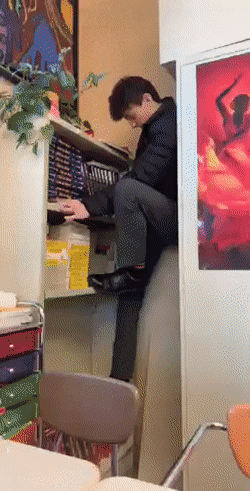 Acid GIFs, November 27 (25 gifs) Acid GIFs, November 27 (25 gifs)