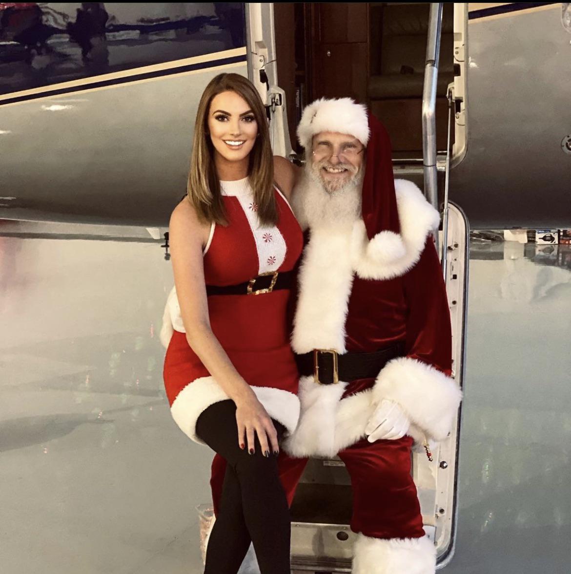 Beautiful Stewardesses (25 pics) Beautiful Stewardesses (25 pics)