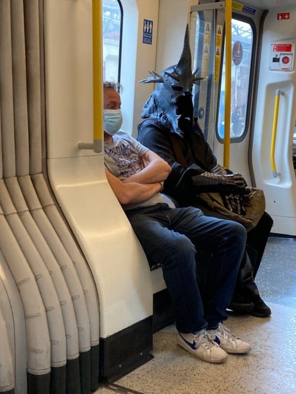 Strange People In The Subway (18 pics)