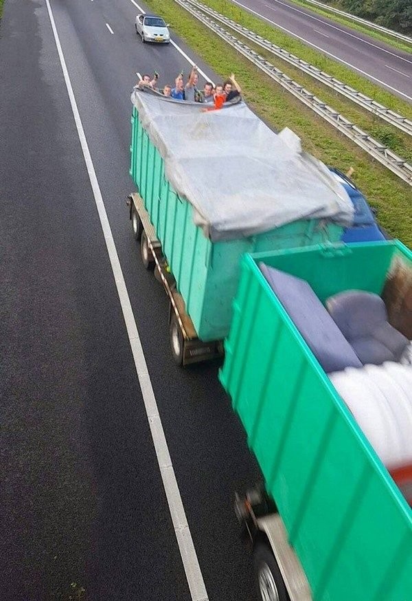They Don't Care About Safety (18 pics) They Don't Care About Safety (18 pics)