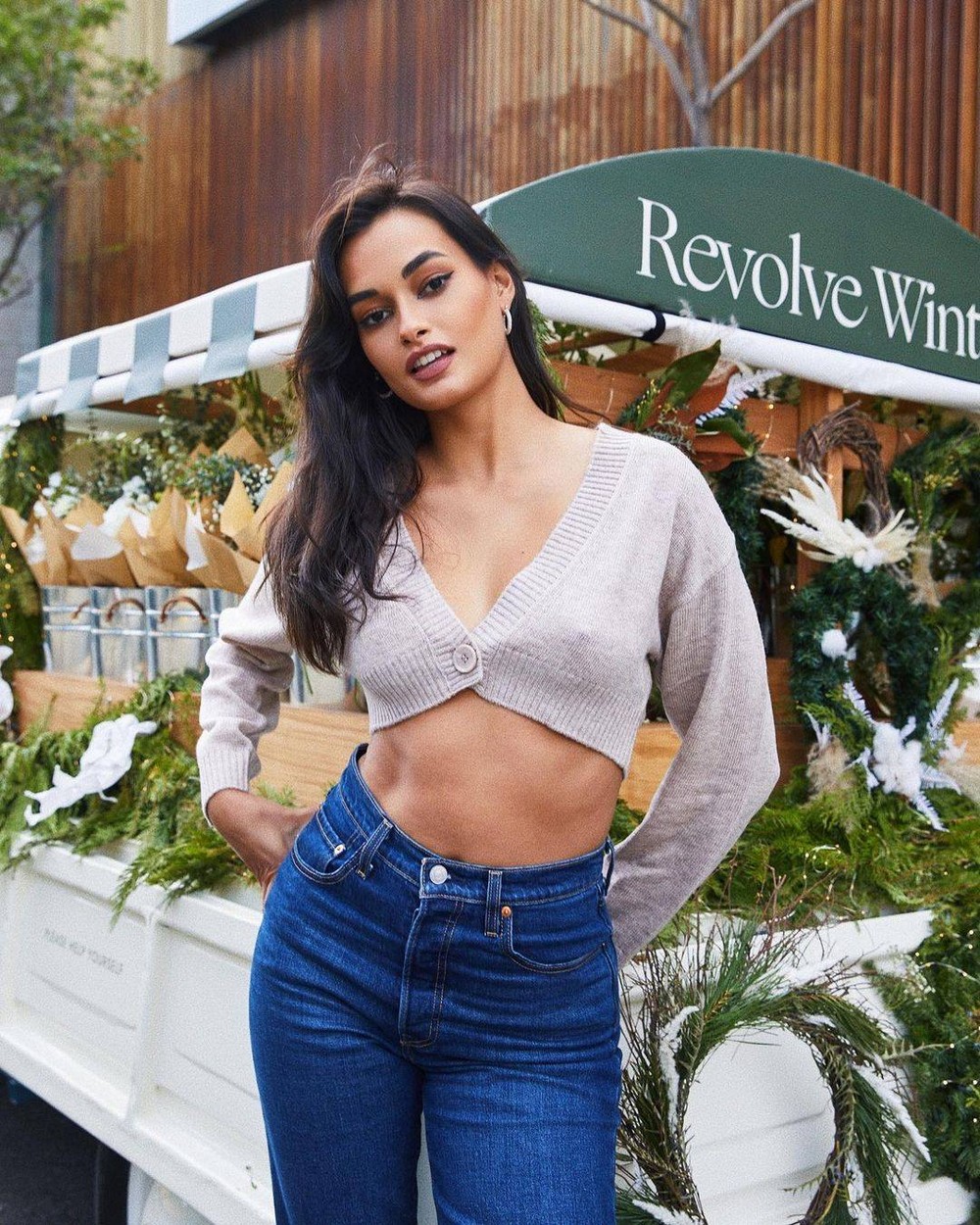 Braless Girls (25 pics) Braless Girls (25 pics)