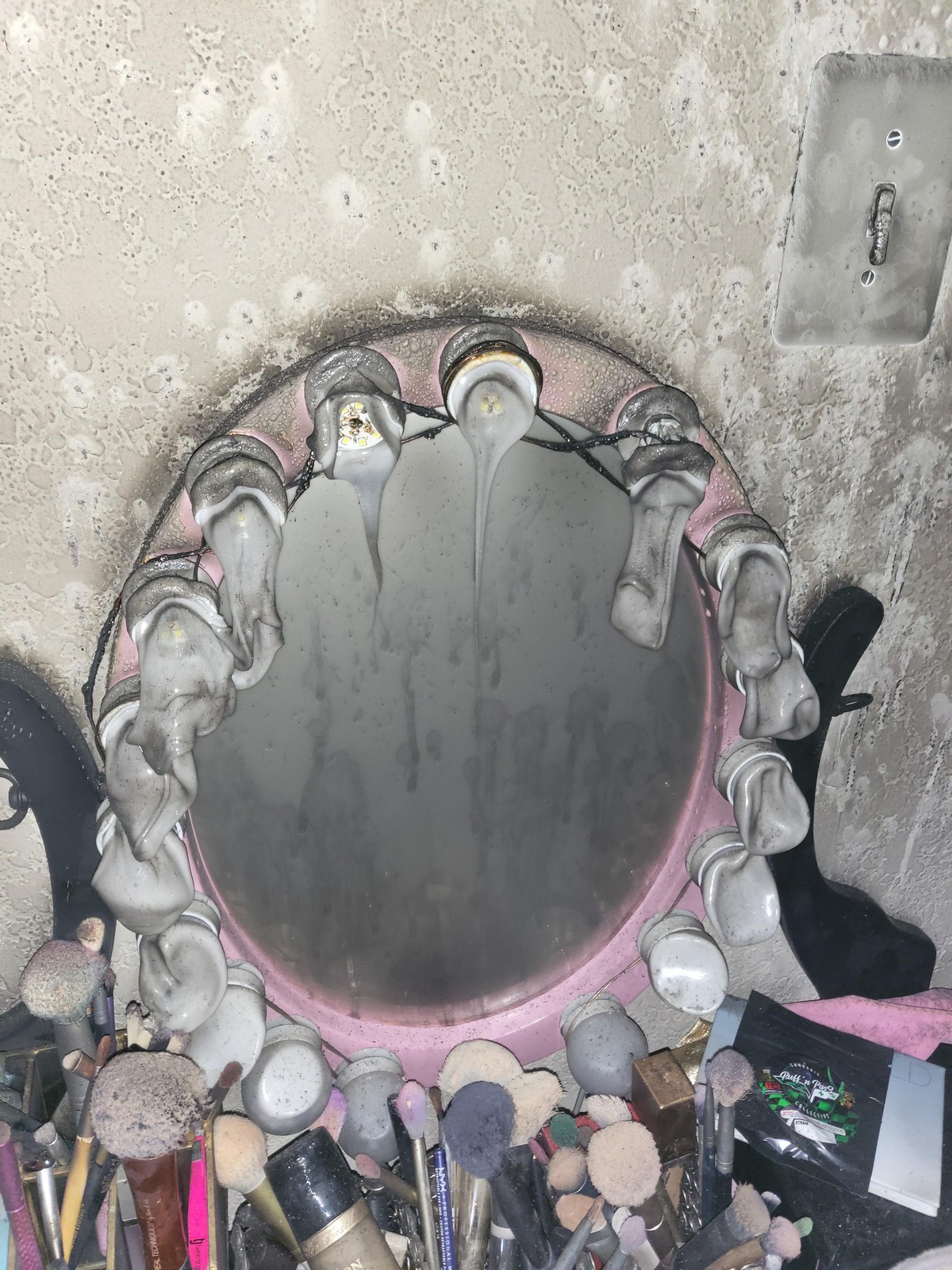 Bad Days Happen (33 pics)