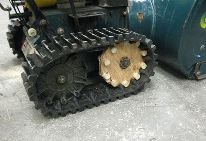 Redneck Inventions And Repairs (27 pics)