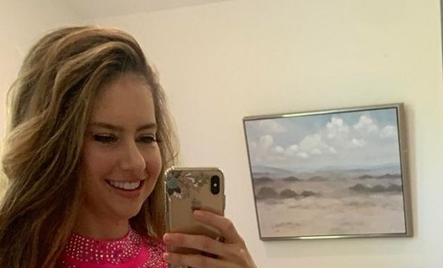 Girls In Dresses (25 pics)