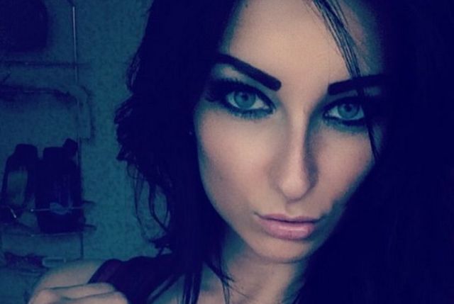 Busty Girls (25 pics)