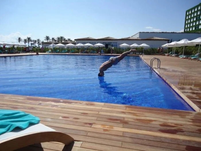 Right Moment (17 pics) Right Moment (17 pics)