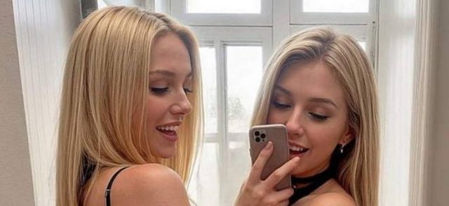 Girls In Lingerie (24 pics)