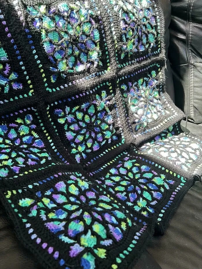 Strange Embroidery (25 pics)