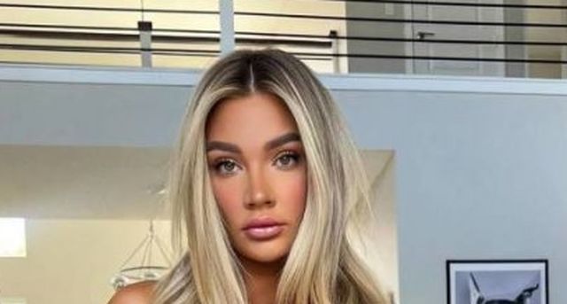 Girls In Lingerie (26 pics)