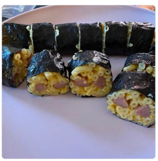 What Is Going On Here? (35 pics)