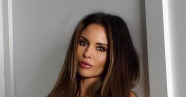 Girls With Guns (25 pics)