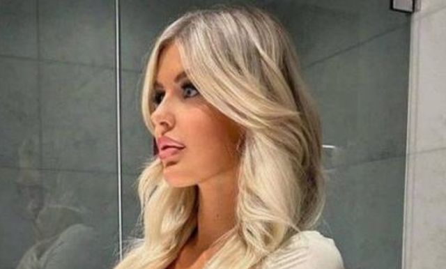 Girls In Dresses (31 pics)