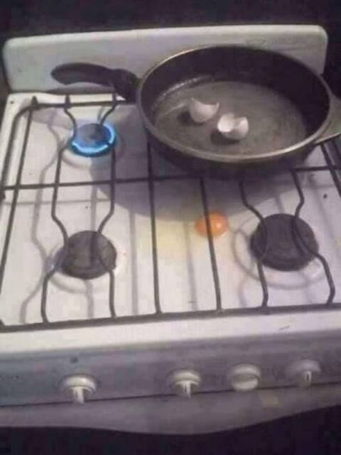 What Is Going On Here? (23 pics)