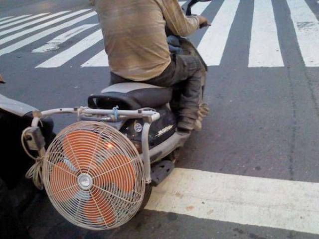 What Is Going On Here? (23 pics)