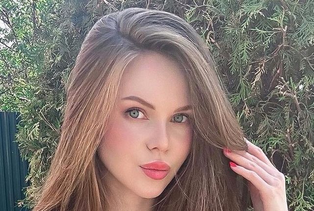 Girls In Stockings (23 pics)