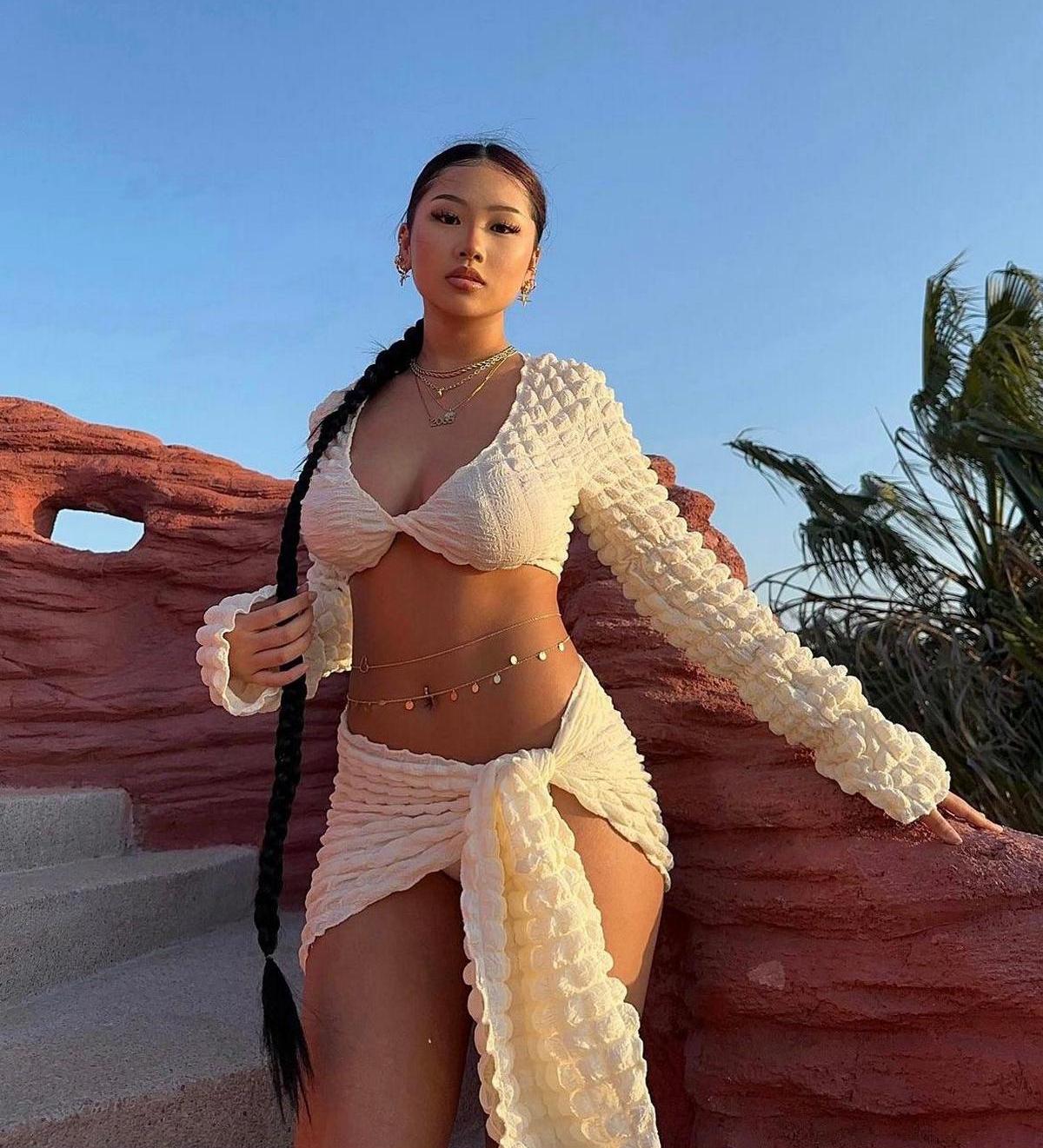 Asian Girls (23 pics)