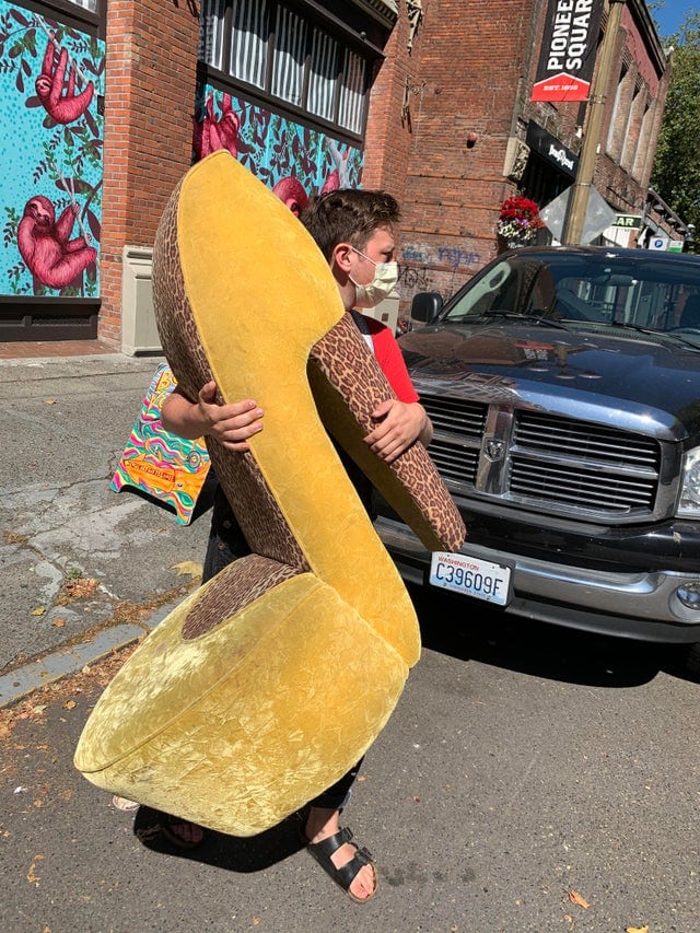 Unusual Finds In Thrift Shops (18 pics)