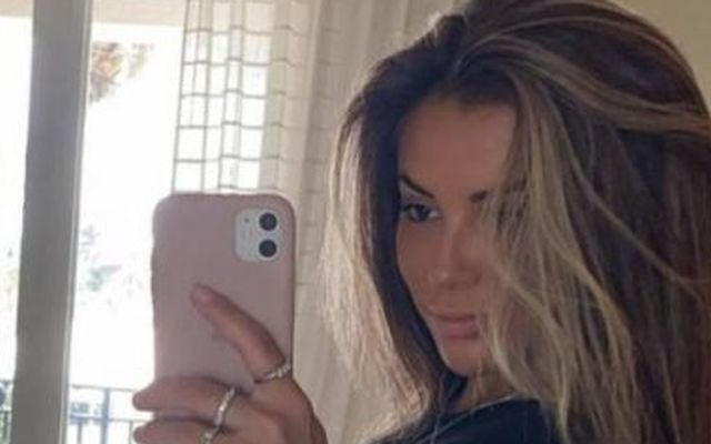 Girls In Shorts (35 pics)