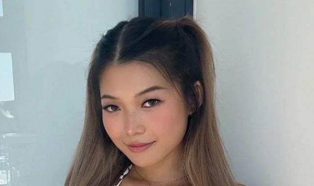 Asian Girls (23 pics)