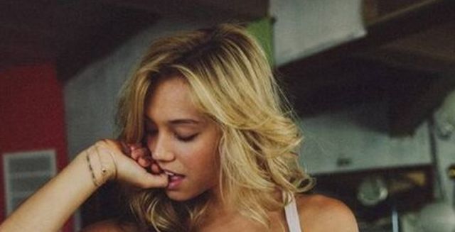 Girls In Shorts (27 pics)