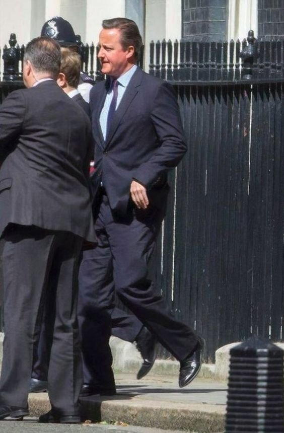 Optical Illusions (17 pics)