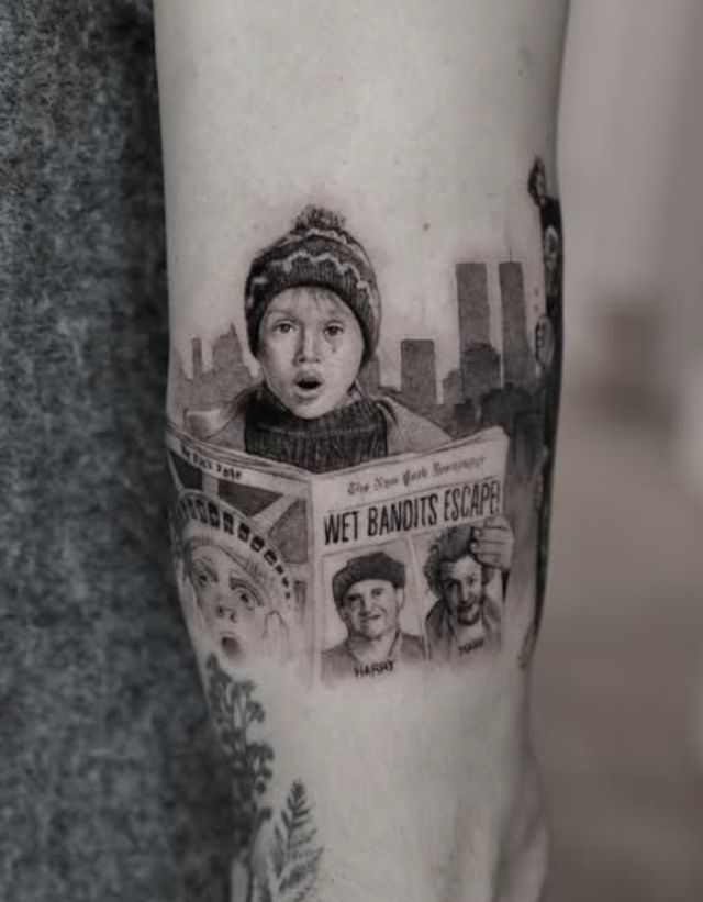 Cool Christmas Tattoos (20 pics)