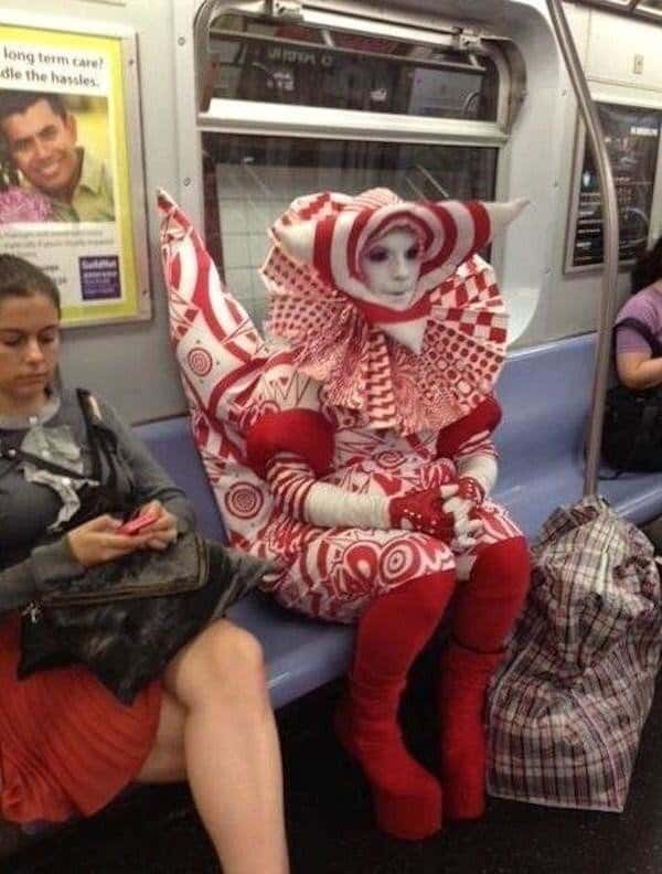 Strange People In The Subway (22 pics)