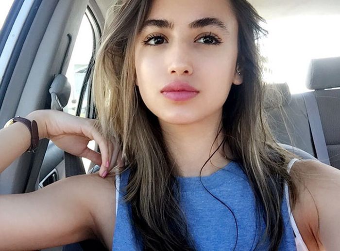 Cute Girls (21 pics)