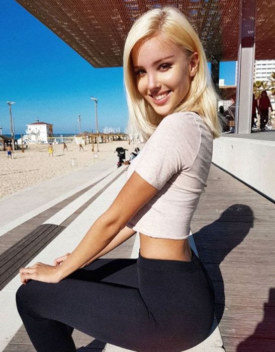 Cute Girls (21 pics)