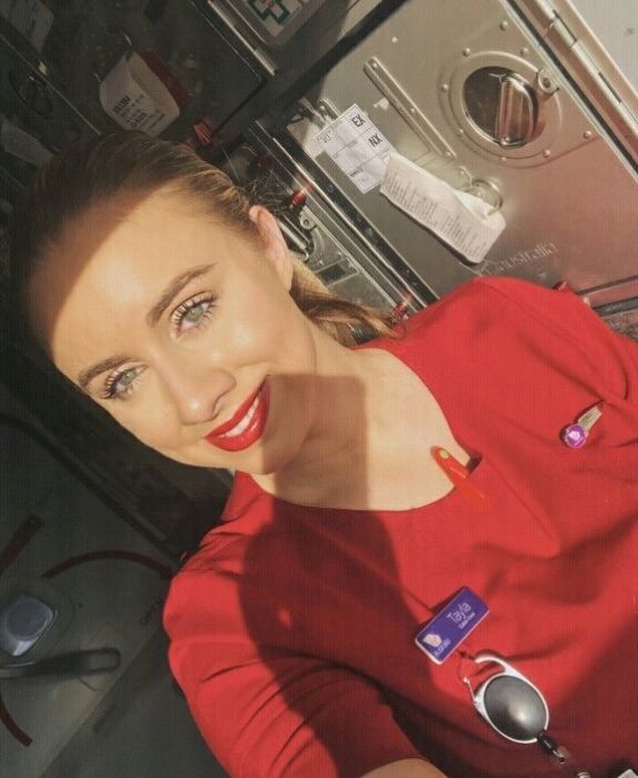 Hot Flight Attendants (21 pics)