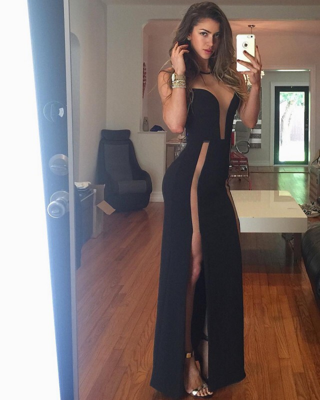 Girls In Dresses (21 pics)