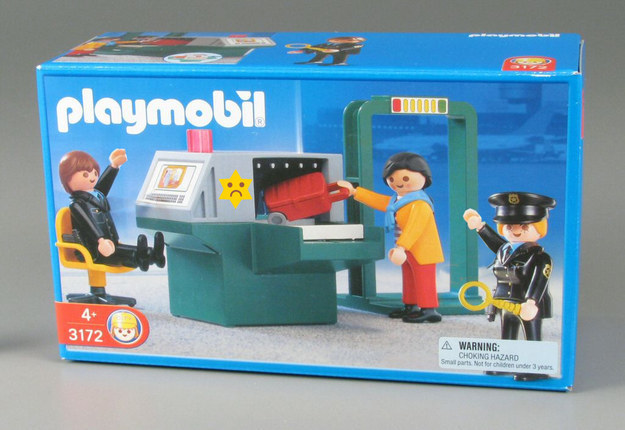 Strange Toys (17 pics)