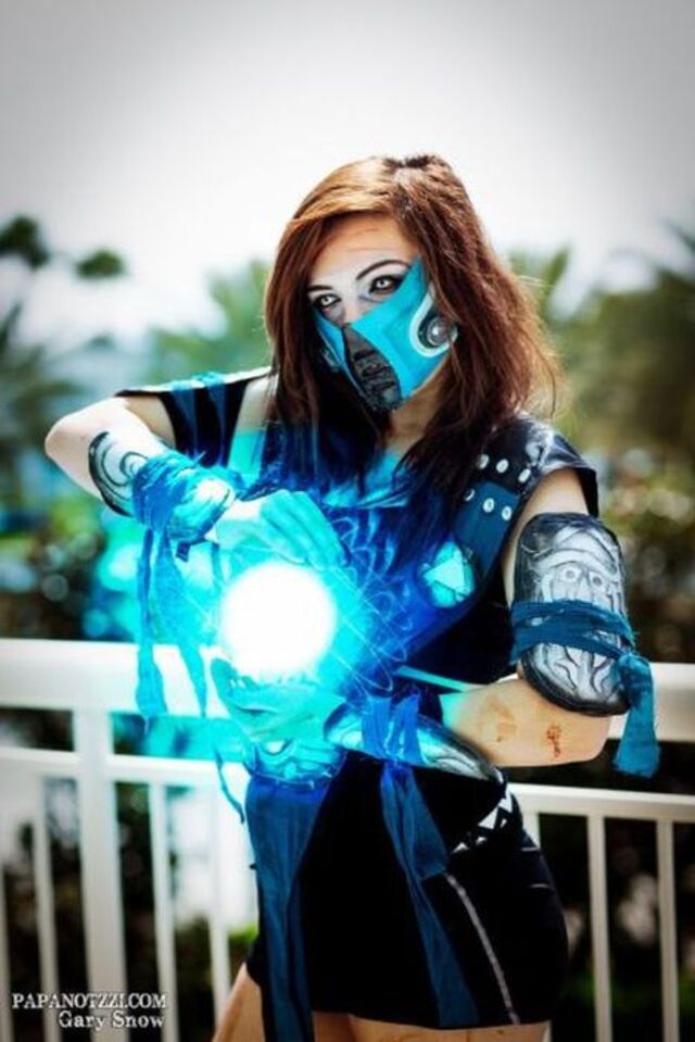 Cosplay Girls (21 pics)