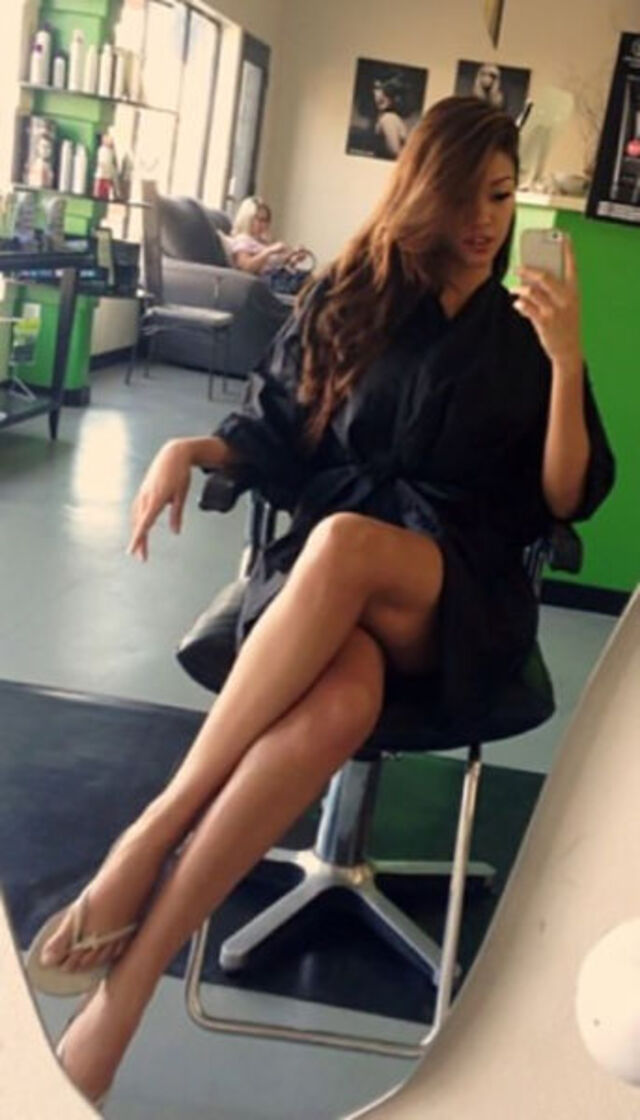 Girls With Long Legs (20 pics)