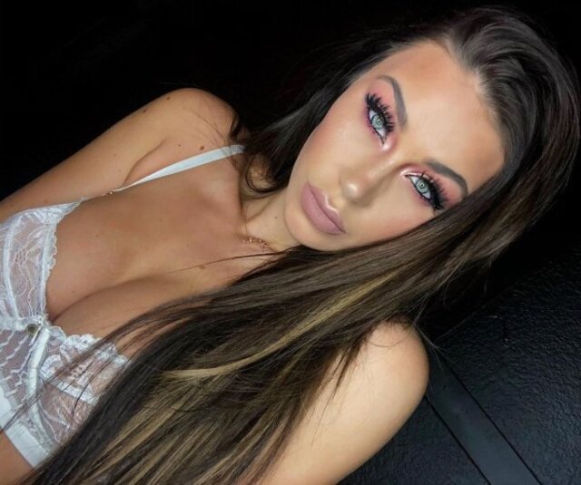 Girls With Beautiful Eyes (21 pics)