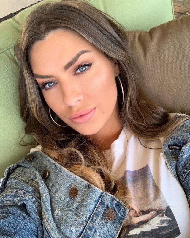 Girls With Beautiful Eyes (21 pics)