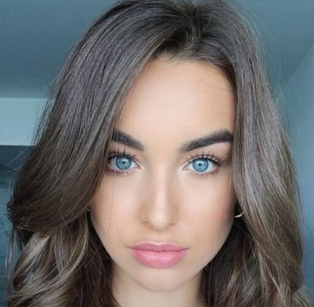 Girls With Beautiful Eyes (21 pics)