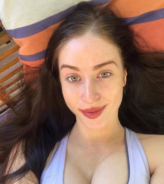 Girls With Beautiful Eyes (21 pics)