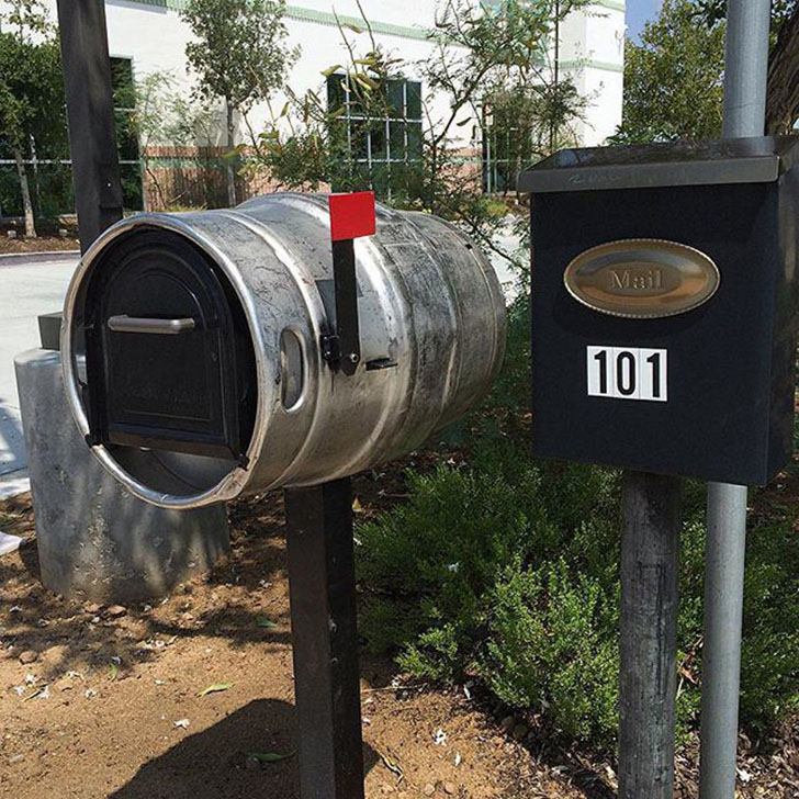 Unusual Mailboxes (21 pics) Unusual Mailboxes (21 pics)